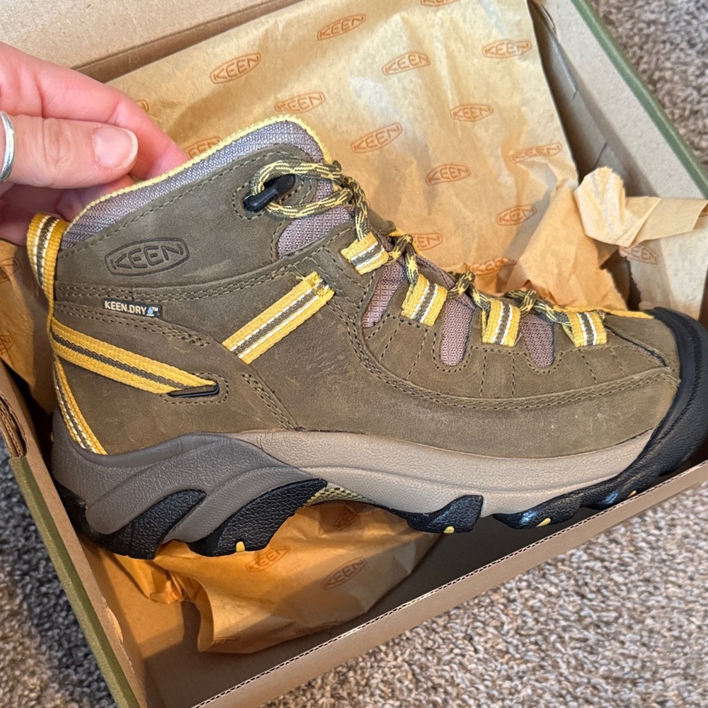 NWT KEEN Targhee II Mid Burnt Olive/Olivenite Size 7 Waterproof Hiking Boots